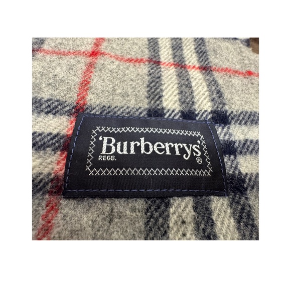 Authentic Burberrys of London Vintage scarf - Picture 4 of 9